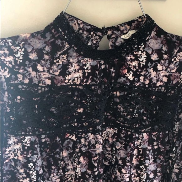 Floral blouse - Picture 2 of 5